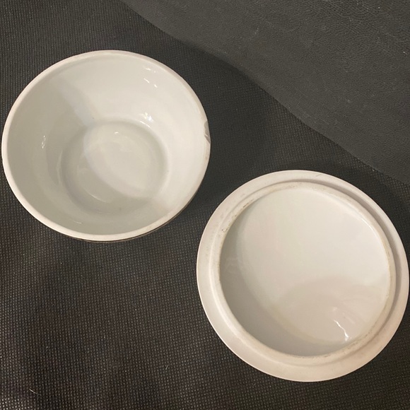 Vintage Porcelain Limoges France Hand Painted Gold Trim Trinket or Candy Dish - Picture 4 of 11